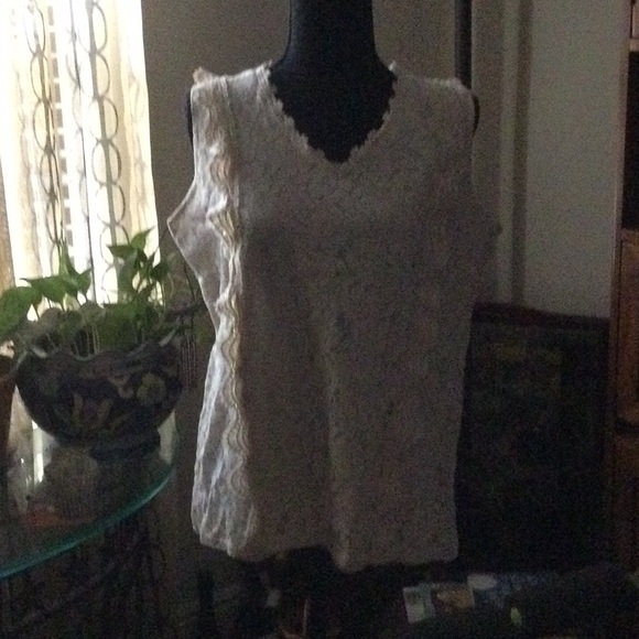 Women’s ivory, lace summer top - Picture 3 of 3